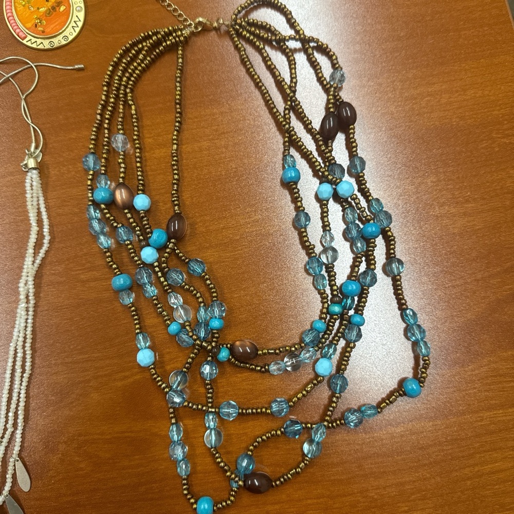 7 count necklace bundle - Picture 3 of 8